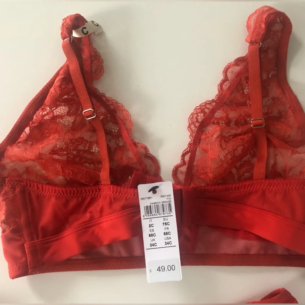 Lace Intimate Set - Picture 3 of 3